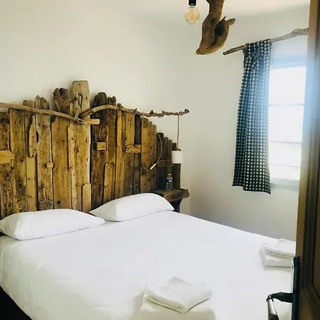 Manade Des Baumelles فندق مبيت وإفطار 3*