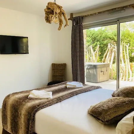 Manade Des Baumelles فندق مبيت وإفطار 3*